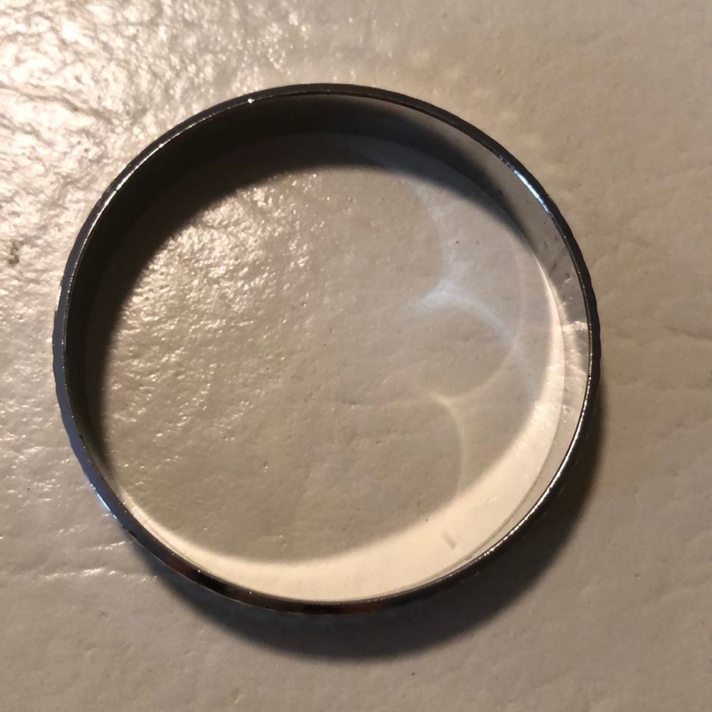 Silver bangle - Picture 2 of 2